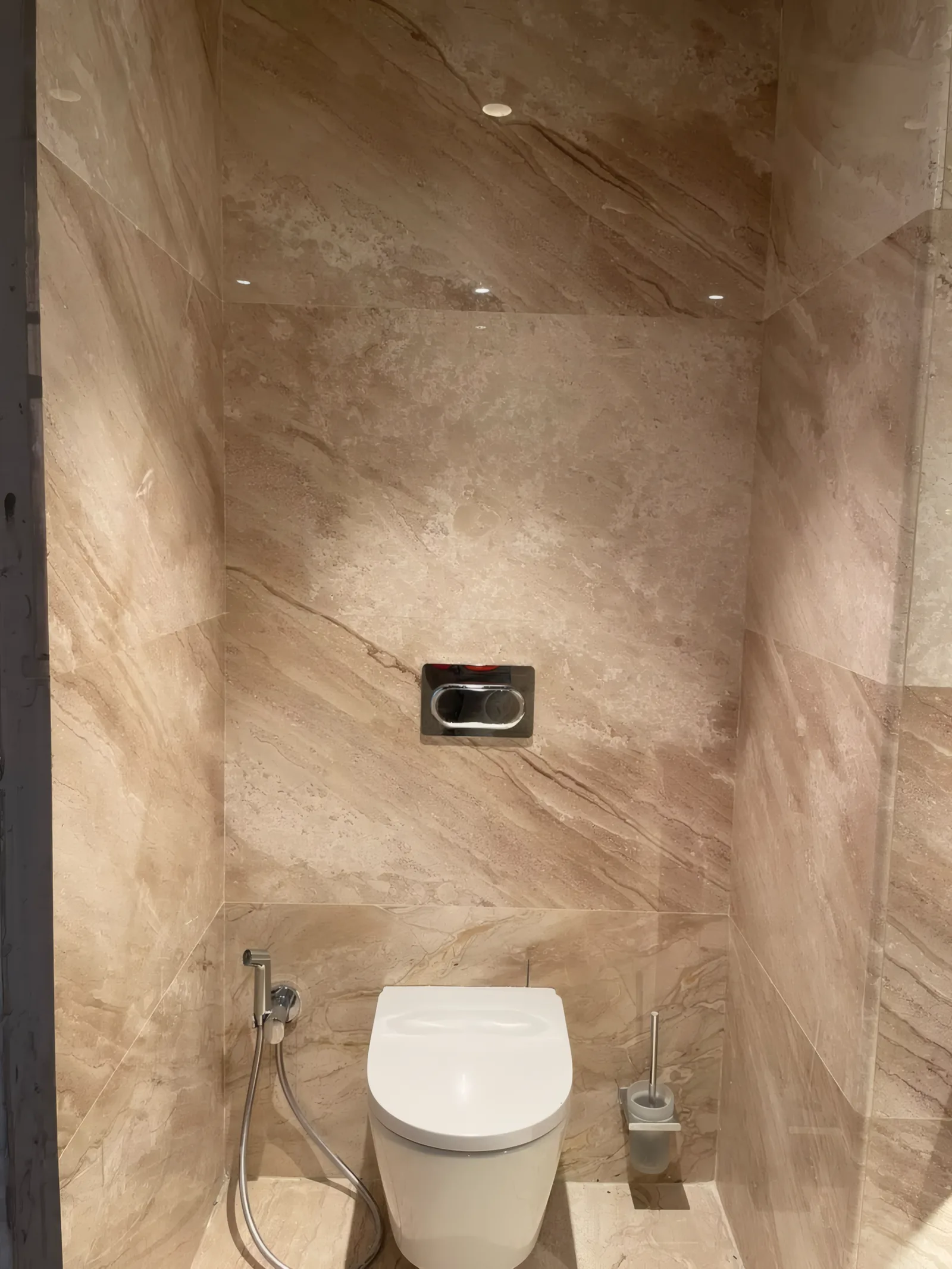 Hilton Almaty Park, ванные — мрамор