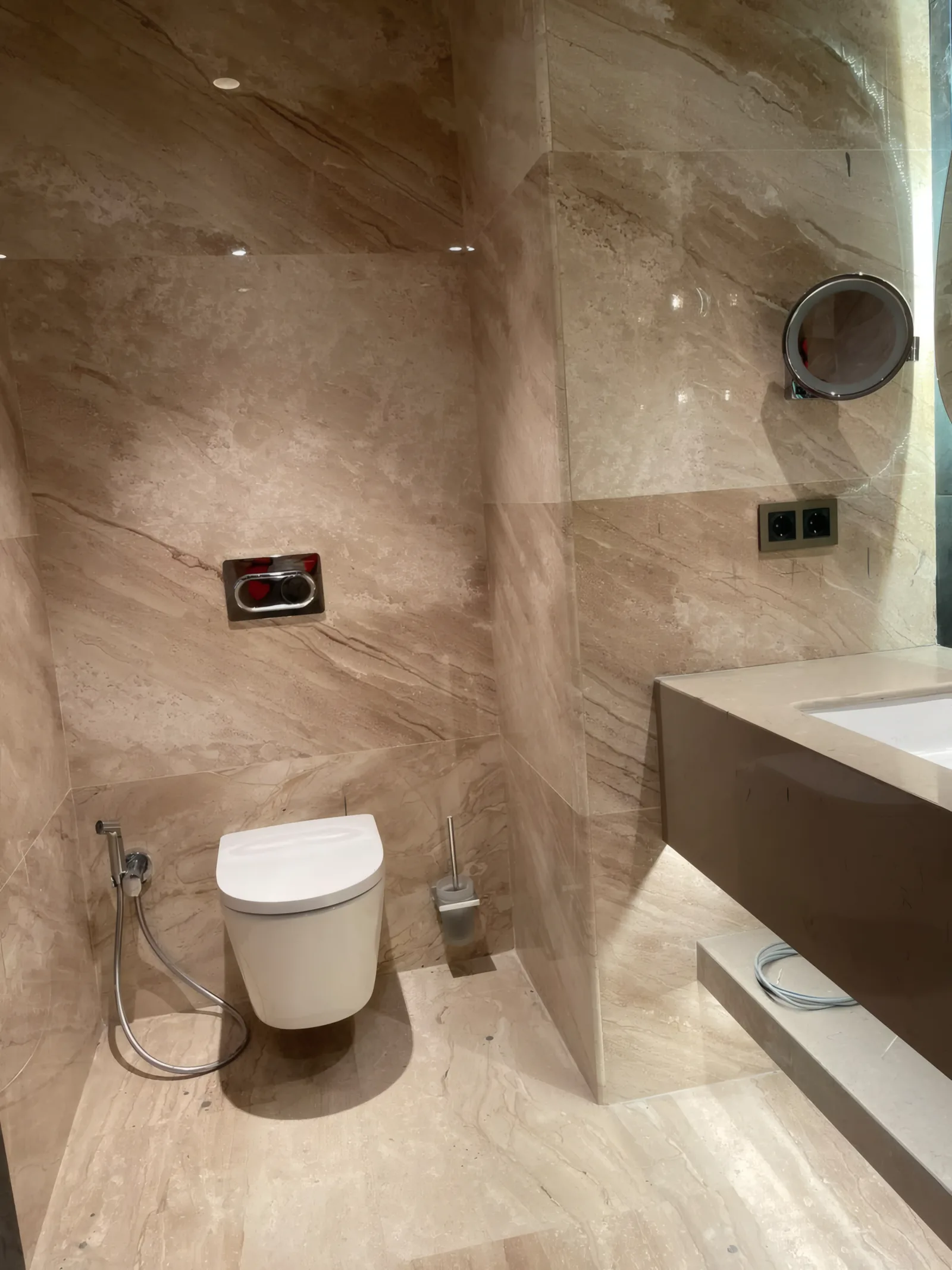 Hilton Almaty Park — мрамор daino royal