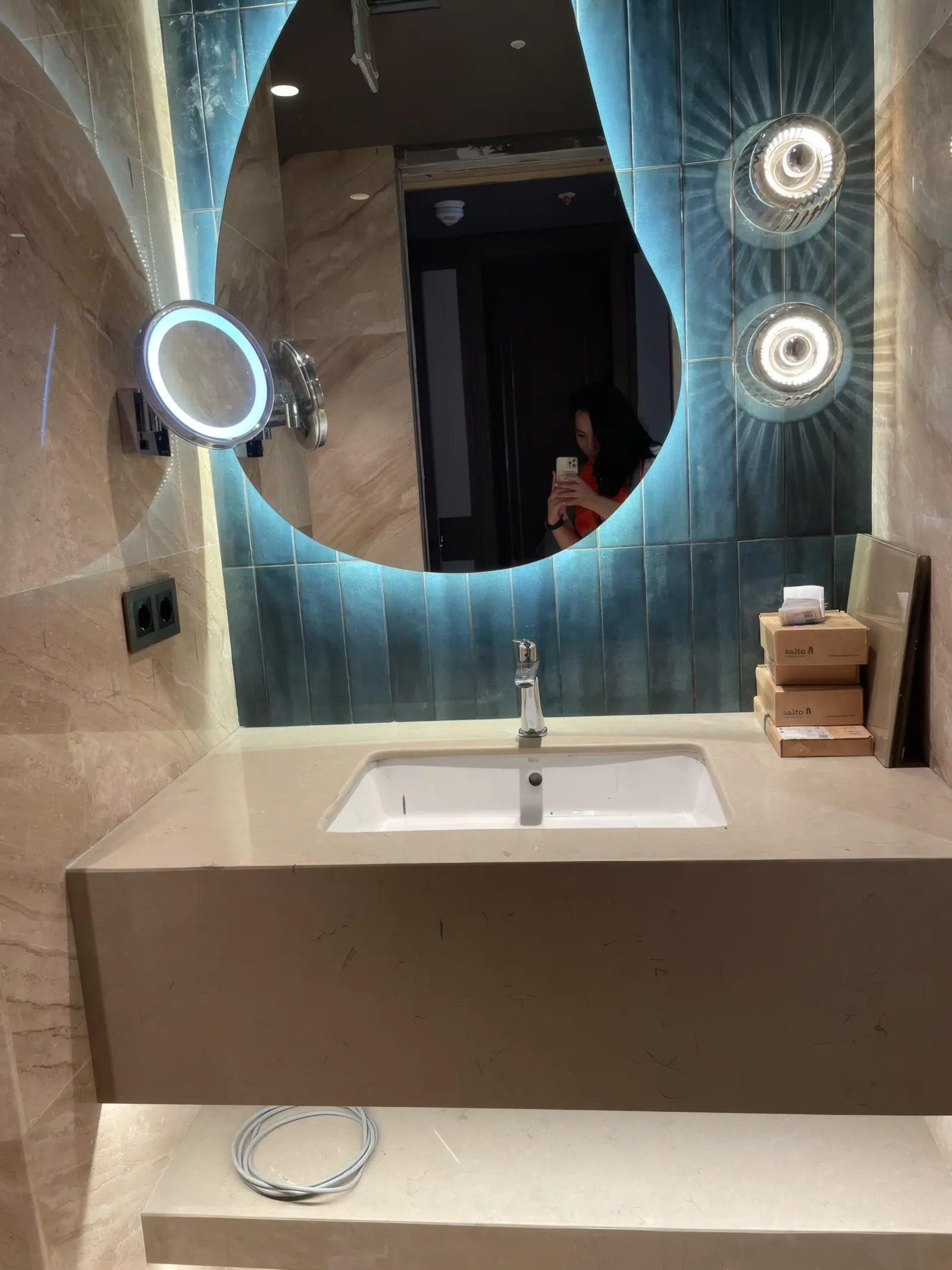 Hilton Almaty Park — мрамор daino royal